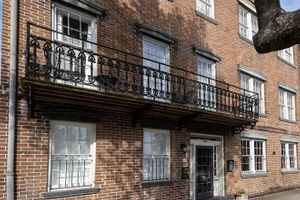 Close and save with beycome